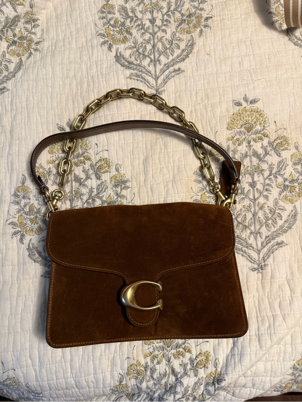 Excellent condition Coach Tabby Chestnut Suede Shoulder Bag with Gold Chain